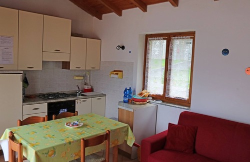 Zenna House | 2 bedroom house in small residence right on the beach