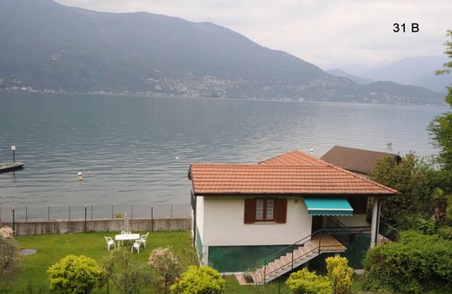 Zenna House | 2 bedroom house in small residence right on the beach