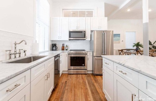 Tybee Island Condo | 2 King Bedrooms in Historic Barracks at North Beach