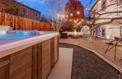 Roxborough House | 2 King Beds/Hot Tub/BBQ/Hiking/Fire Pit