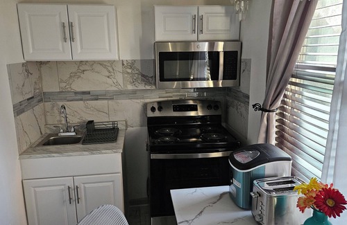 Bedford-Stuyvesant House | 2-Large bedrooms to rent with WiFi, AC in fabulous Brooklyn NYC