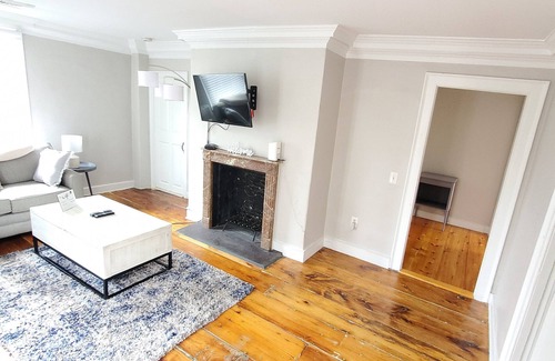 Historic Hill Apartment | 2-level 4 Bed Near Downtown