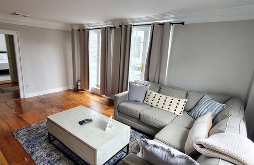 Historic Hill Apartment | 2-level 4 Bed Near Downtown