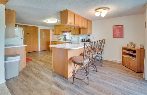 Lemoyne House | 2-Level Home w/Deck: 1/2 Mi to Lake McConaughy!