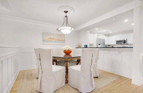 Gulf District House | ⭐2 Living Rooms-2 Bikes Included~Prime Location~Pools~Watercolor Townhouse 9