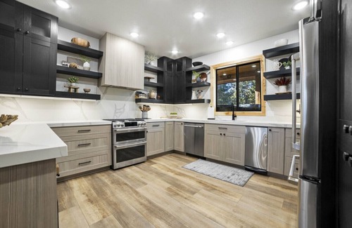 Duck Creek Village Cabin | 2 Lodges for Families, Friends & Weddings