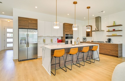 Biddleville House | 2 Mi to Bank of America Stadium: Townhome w/Patio