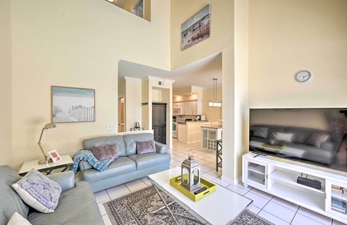Caloosahatchee House | 2 Mi to Beach: Cape Coral Home w/Screened Pool