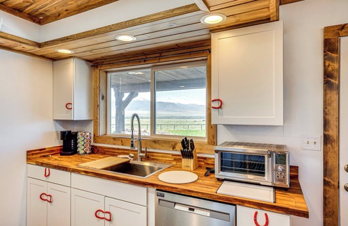 Twin Bridges House | 2 Mi to Big Hole River: Mtn-View Montana Haven