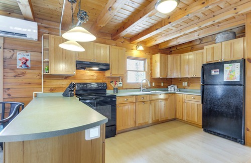 Stoddard Cabin | 2 Mi to Boat Ramp: Log Cabin in New Hampshire