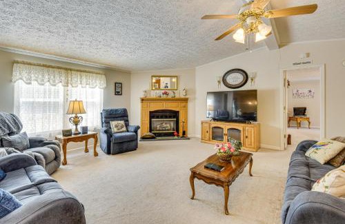Pelzer House | 2 Mi to Dtwn Retreat on 3 Acres in Pelzer!