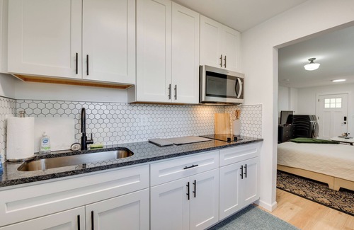 Edgewood Apartment | 2 Mi to East Atlanta Village: Cozy Studio w/Porch