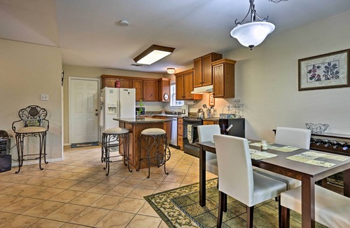 McQueeney Cottage | 2 Mi to Lake Mcqueeny: Gem w/Covered Patio