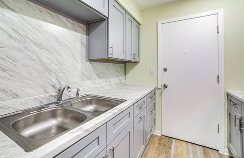 Homewood Condo | 2 Mi to Wind Creek Casino: Quaint Homewood Haven