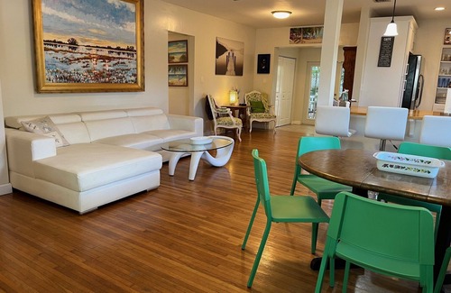 Hallandale Beach House | 2 MILES FROM HALLANDALE & HOLLYWOOD BEACHES, AVENTURA MALL & GULFSTREAM PARK