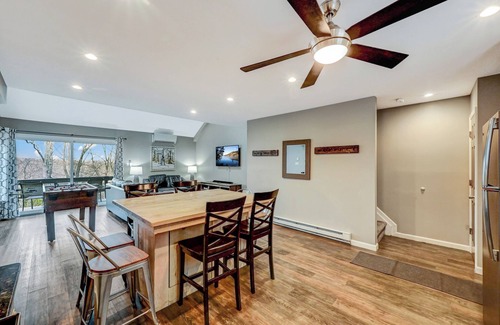 Village at Camelback House | "2 Min From Aquatopia & Camelbeach Waterparks,Pool,Zip-LIne,Tennis/Pickleball"