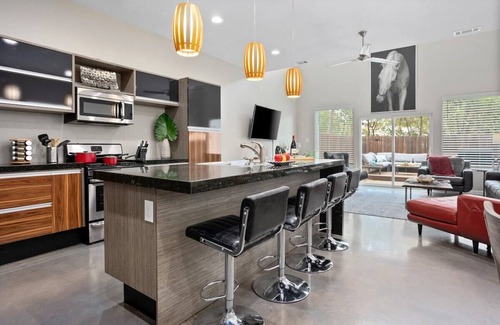 Fort Worth Cultural District House | 2 Min Walk to Dickies + Tranquil Outdoor Patio