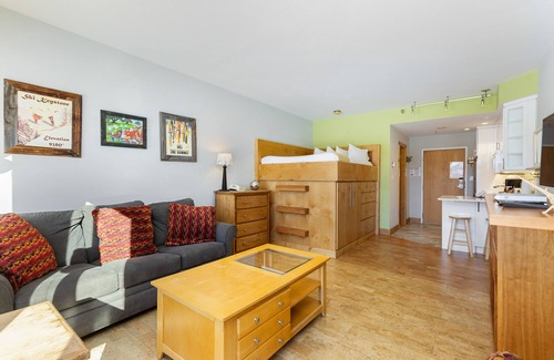 Mountain House Condo | 2 Minute Walk to the Lifts/Spacious Studio/Shared Hot Tub