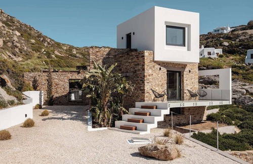 Maragas Villa | 2 minutes walk from the Beach, jacuzzi and infinity pool