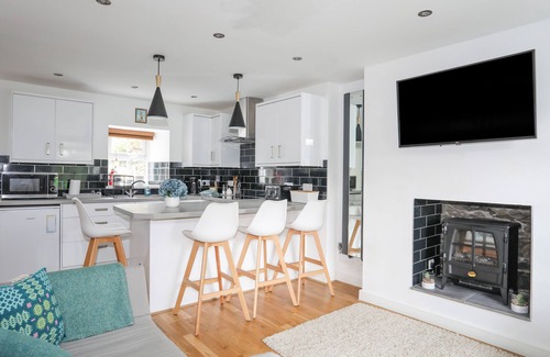Conwy Cottage | 2 MORFA VIEW, family friendly, country holiday cottage in Conwy