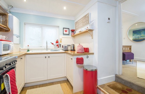 St Dogmaels Cottage | 2 Penally Boathouse Mews, Holiday Cottage St Dogmaels, Sleeps 2, 1 bedrooms, bathrooms