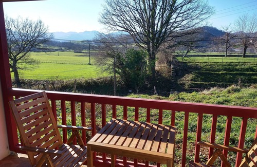 Bustince-Iriberry Apartment | 2 pers-Studio Conchita - view of the Pyrenees, 7km from Saint-Jean-Pied-de-Port.
