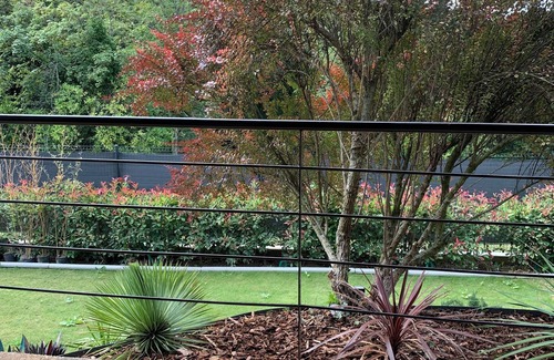 Viarmes Apartment | 2-person apartment, not overlooked, near train station, with terrace and private Jacuzzi