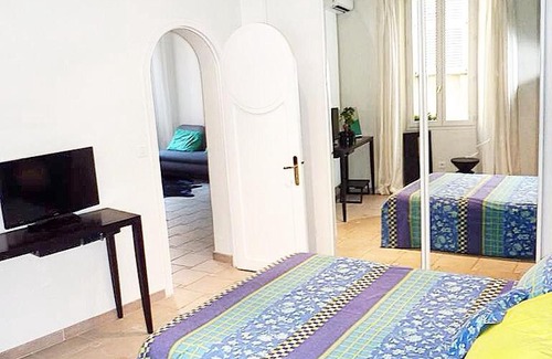 Antibes Old Town Apartment | 2 Pièces, coeur du Vieil Antibes