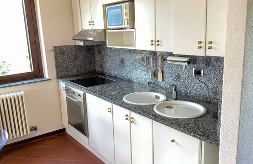 Luogo Ameno Apartment | 2-room apartment with balcony and terrace in a park with pool