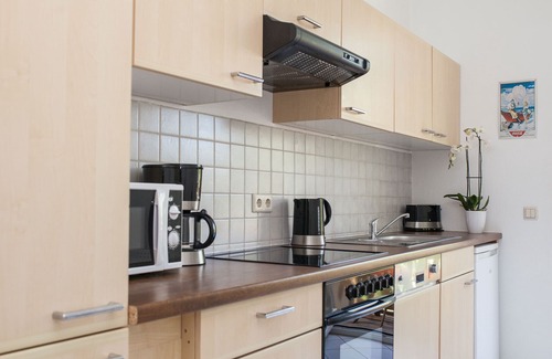Anger-Crottendorf Apartment | 2 room apartment, kitchen, bathroom, balcony, cable TV, wireless internet, quiet - near city center