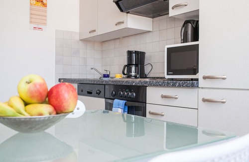 Eutritzsch Apartment | 2 rooms apartment, kitchen, bathroom, balcony, HD TV, WiFi, parking - near zoo, fair