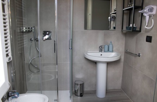 Somma Lombardo Apartment | 2 single bad appartment near Malpensa Airport, Bathroom, kitchen, wifi