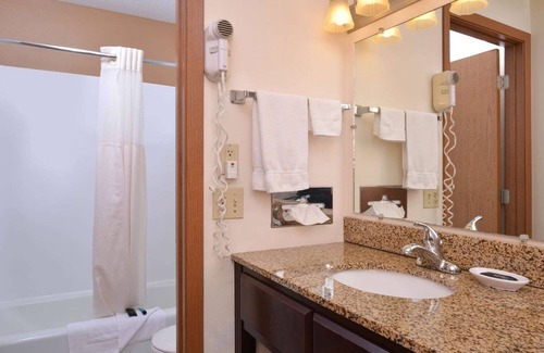 Atlantic Hotel | 2 Spacious Rooms w/BBQ Grill and Friendly Staff – Near Highway 6