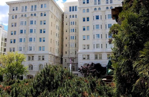 Kalorama Heights Hotel | 2 Standard Double, Churchill Hotel, Onsite Restaurant, Fitness Center