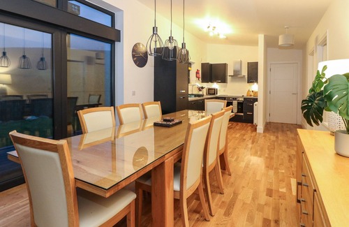 Aberfeldy Cottage | 2 STRATHTAY LODGES, family friendly, with open fire in Aberfeldy