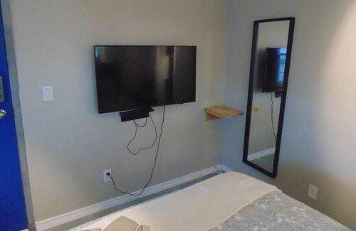 Plantagenet House | #2 Studio apartment