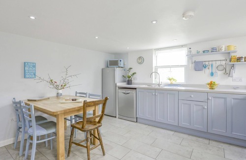 Manaccan Cottage | 2 TRERISE COTTAGE, pet friendly, with open fire in Manaccan