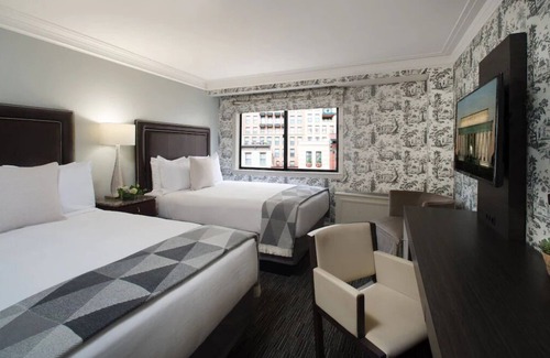 Kalorama Heights Hotel | 2 unit l Superior Queen 2 Beds at The Normandy Hotel l Pets Allowed