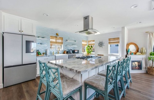 El Porto House | 2 Units - 2 Blocks2Beach - Ocean Views - PoolTable