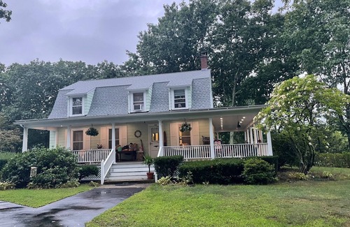 Central Waterford House | 2 Waterfront Houses | Sleeps 14 | Niantic River | Riverhouse Estate