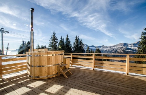 Crest-Voland Ski Chalet | 2 WINGS AND 3 FEATHERS: CONFIDENTIAL RENTAL IN THE MOUNTAINS.