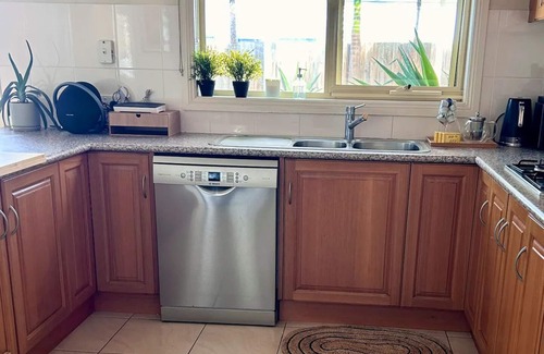 Torquay House | 2 x bed beach retreat Torquay, sauna, beach, golf