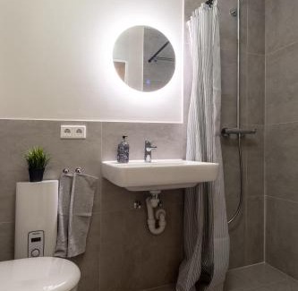 Mitte Apartment | 2-Zimmer Apartment - Parken - Nähe Stadtpark, Altstadt, U-Bahn