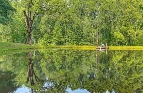 Skyland House | 20-Acre Cabin with Pond 5 Mi to Biltmore Estate!