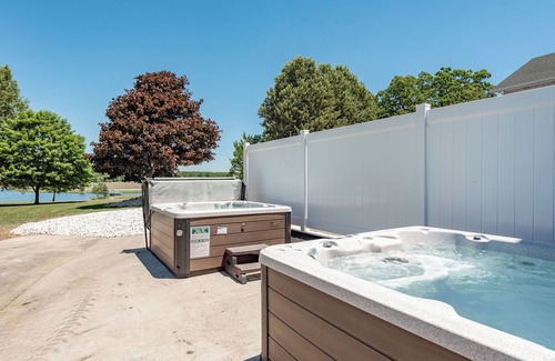 Crellin House | 20-Acre Estate w/Pool, Games & Meeting Space