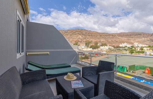 Playa de Mogan Apartment | 20 meters from the beach, terrace, private parking and AC