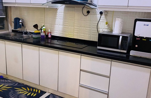 Sepang House | 20 minutes from KLIA! Family-sized house with 4 bedrooms and 3 bathrooms.
