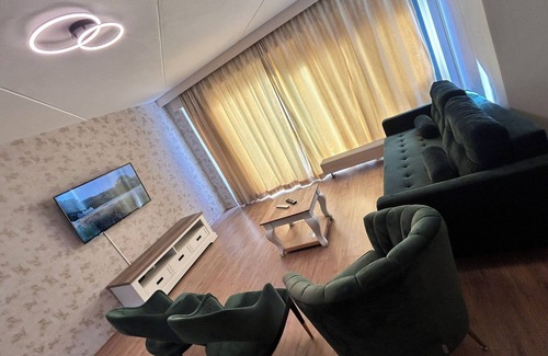 Almere Stad Apartment | 20 minutes to Amsterdam