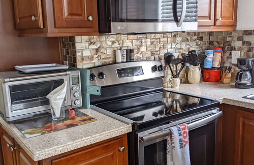 Four Corners Cottage | 20 Minutes to Disney - Cozy Cottage