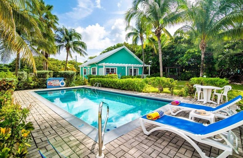 North Side Villa | 20 Steps to the Beach -WINTER DISCOUNT-